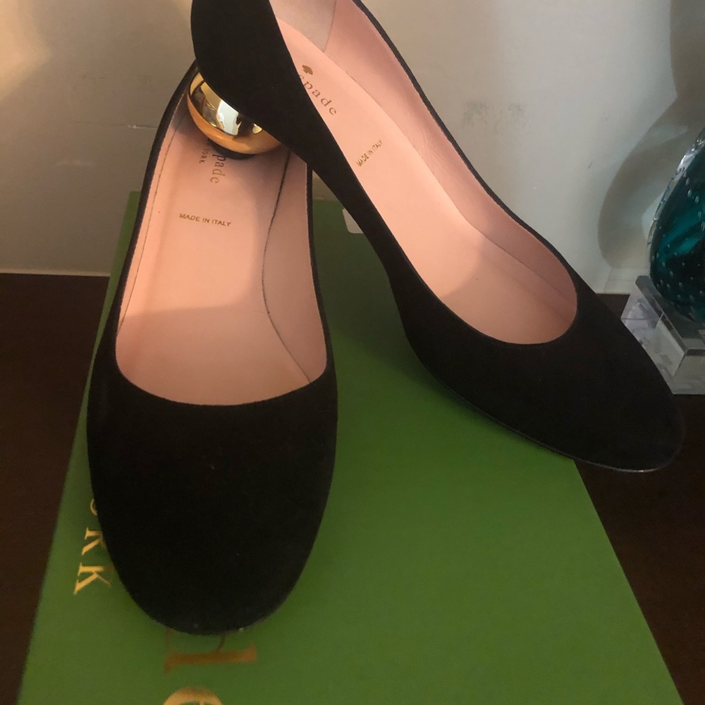 Kate Spade Black Suede pumps sz 9 made in Italy